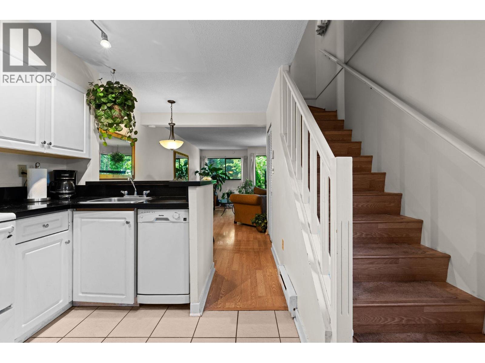 31 460 W 16th Avenue, Vancouver, British Columbia  V5Y 1Z3 - Photo 12 - R3173967
