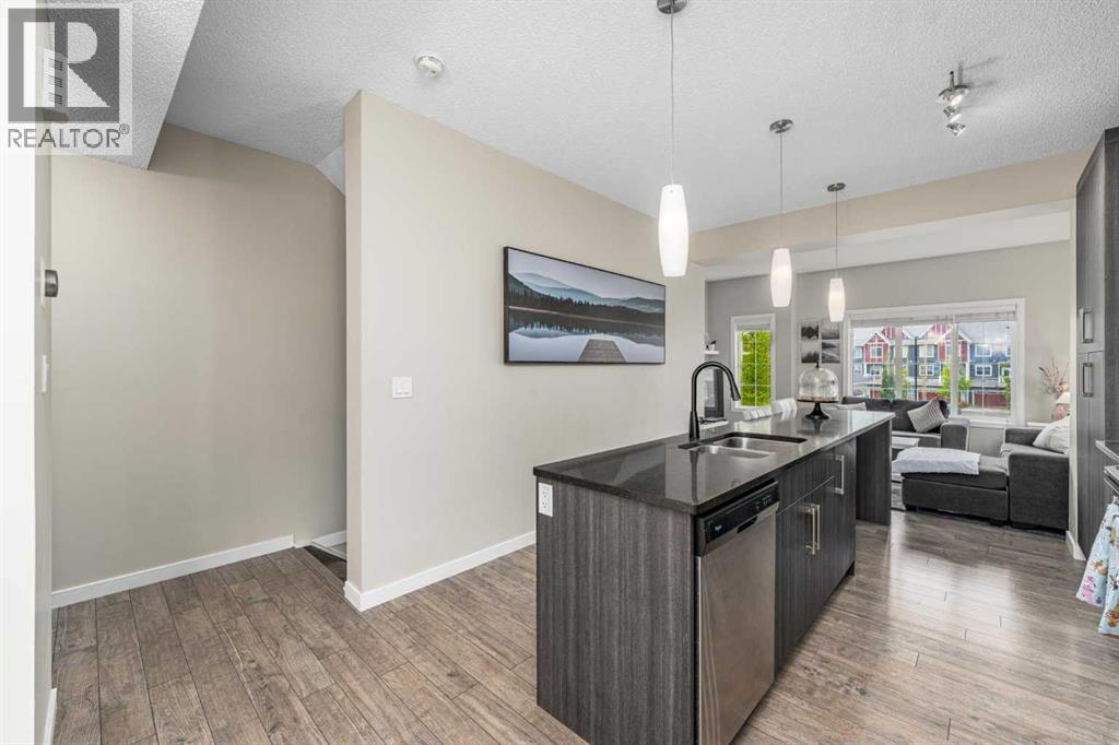 304 Marquis Lane SE, Calgary, Alberta  T3M 2G8 - Photo 4 - A2346290