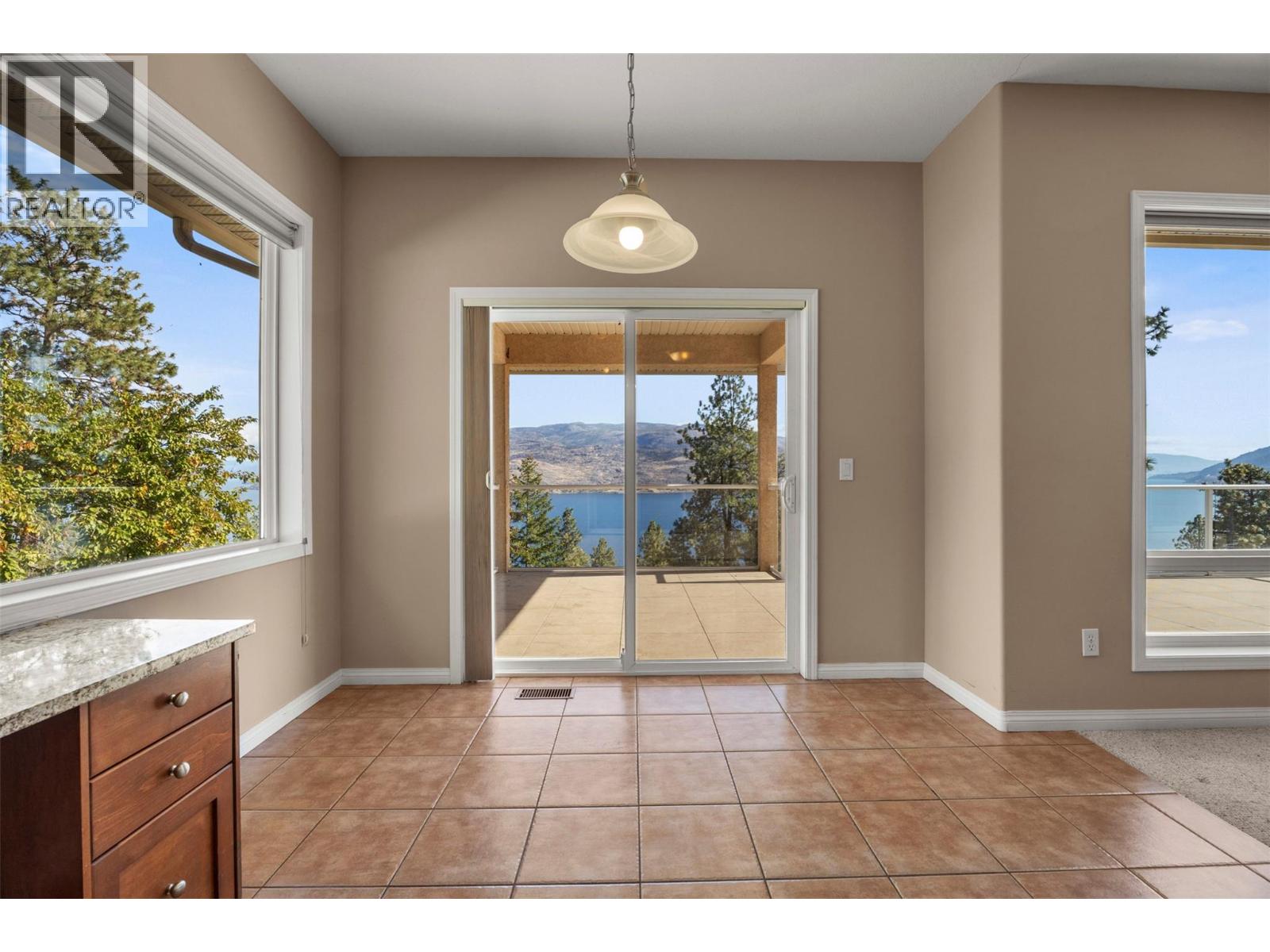 6455 Vernon Avenue, Peachland, British Columbia  V0H 1X8 - Photo 18 - 10401899
