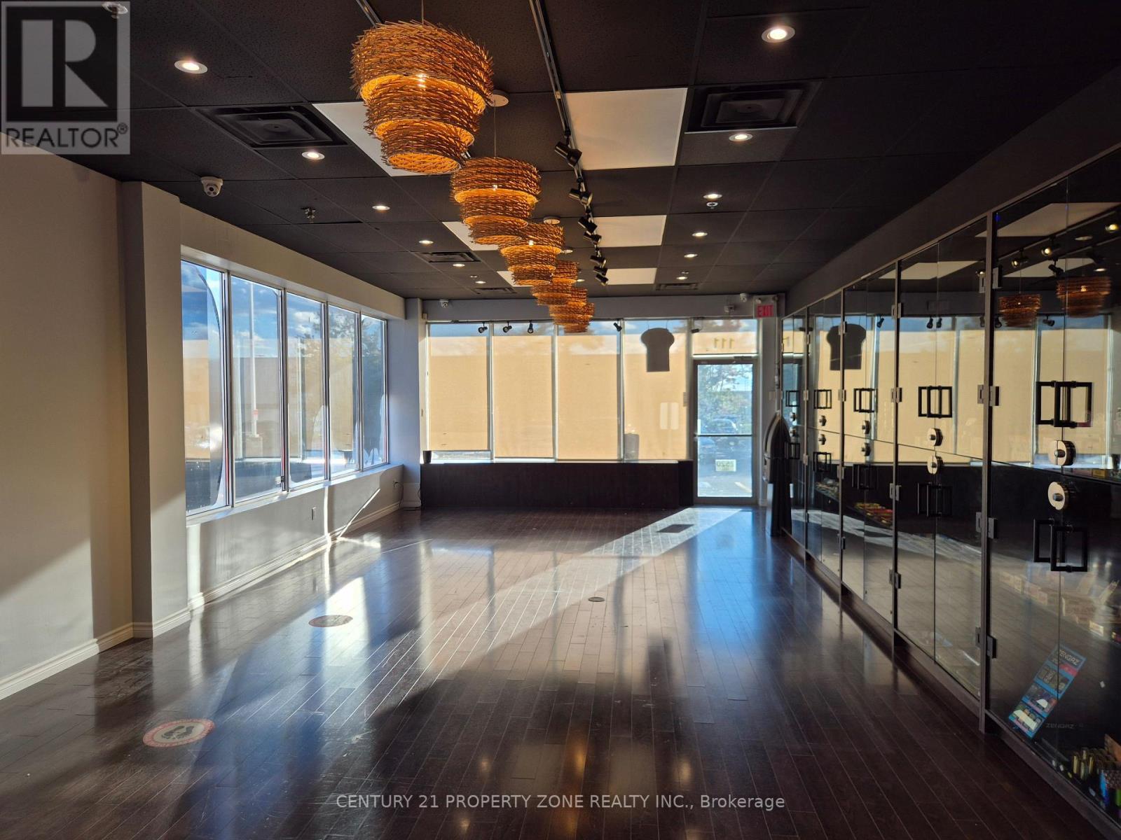 808 Britannia Road, Mississauga, Ontario  L5V 0A7 - Photo 3 - W13874432