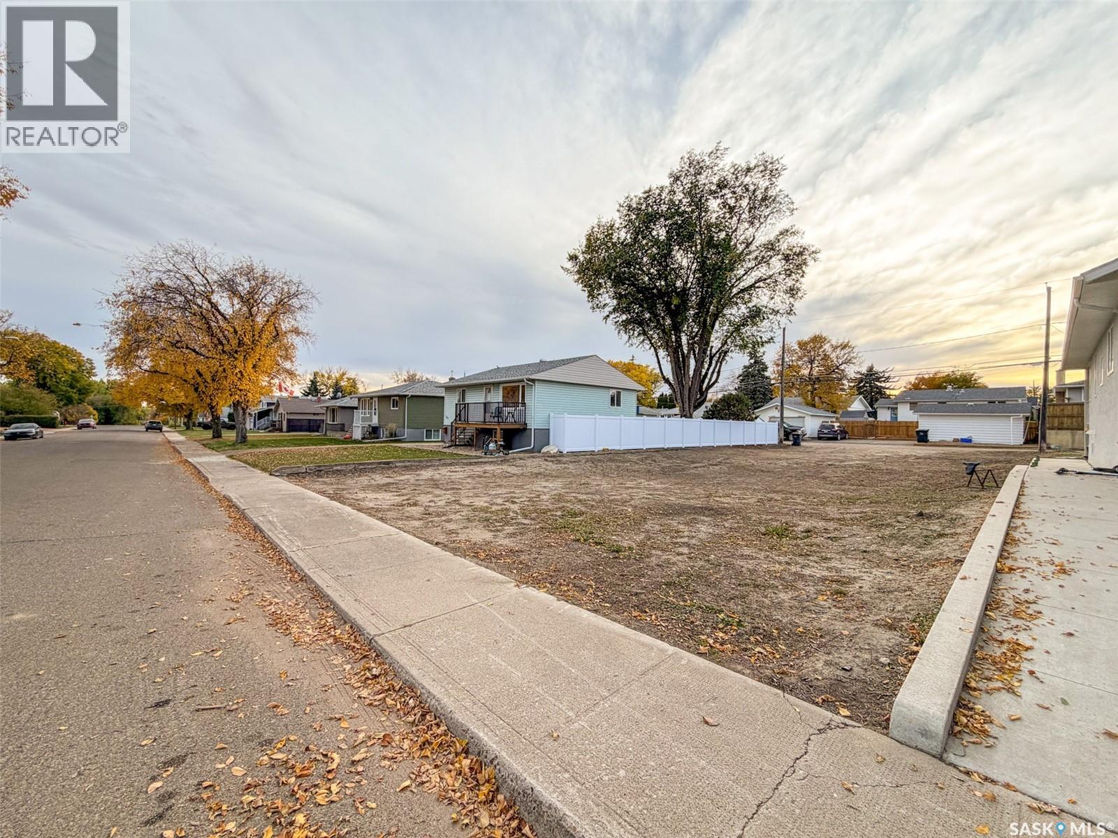 262 14th Avenue Ne, Swift Current, Saskatchewan  S9H 2W7 - Photo 2 - SK050831