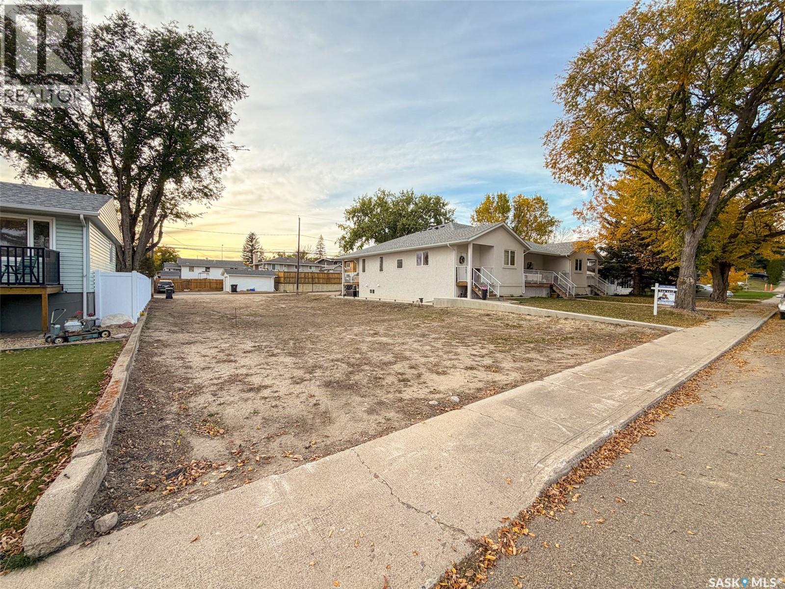 262 14th Avenue Ne, Swift Current, Saskatchewan  S9H 2W7 - Photo 3 - SK050831