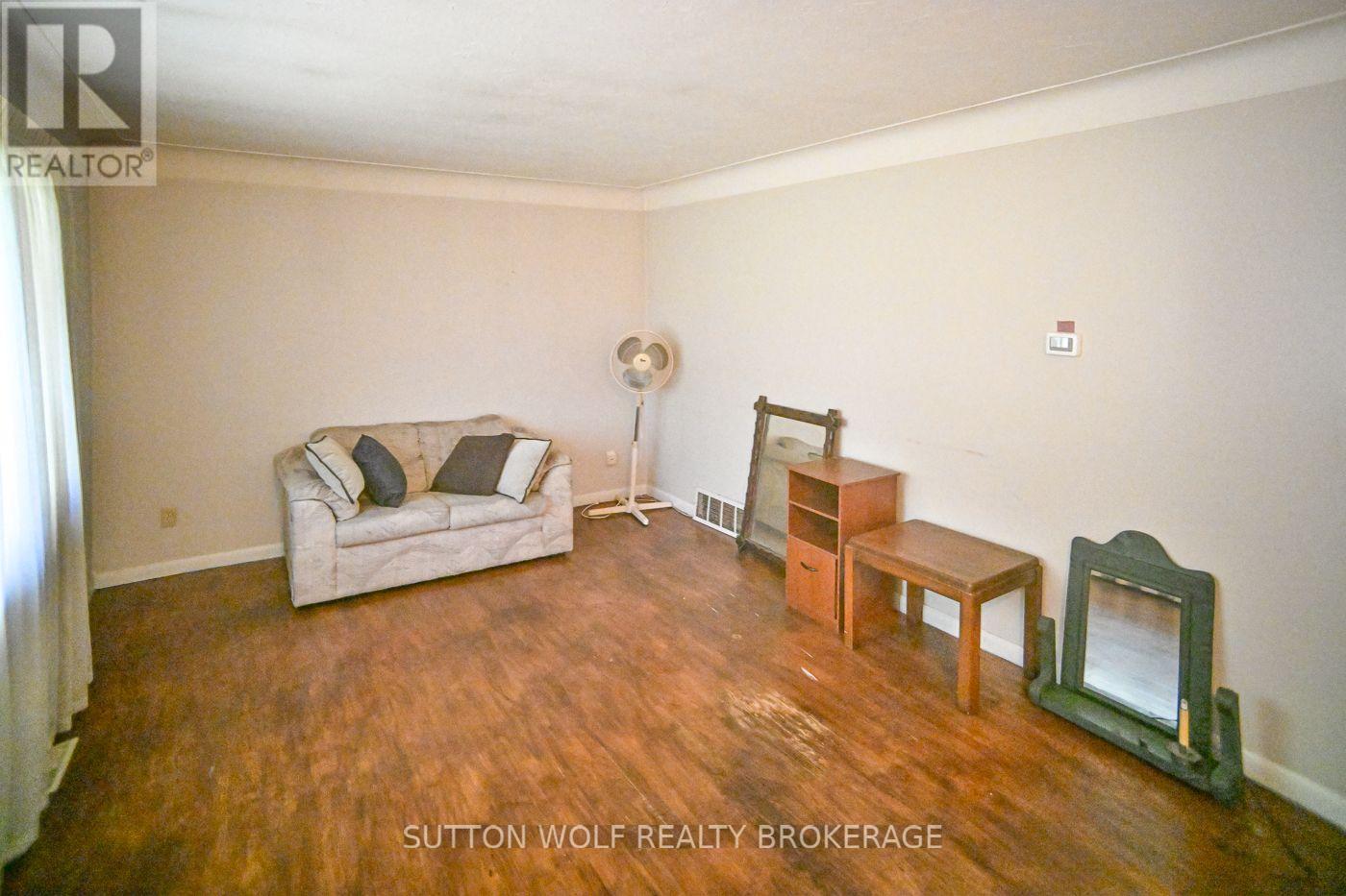 120 Erie Street, Strathroy-Caradoc, Ontario  N7G 1C1 - Photo 9 - X13882348
