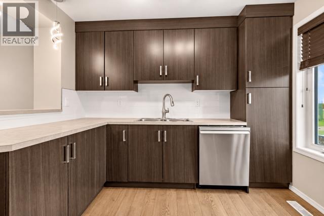 705, 339 Viscount Drive