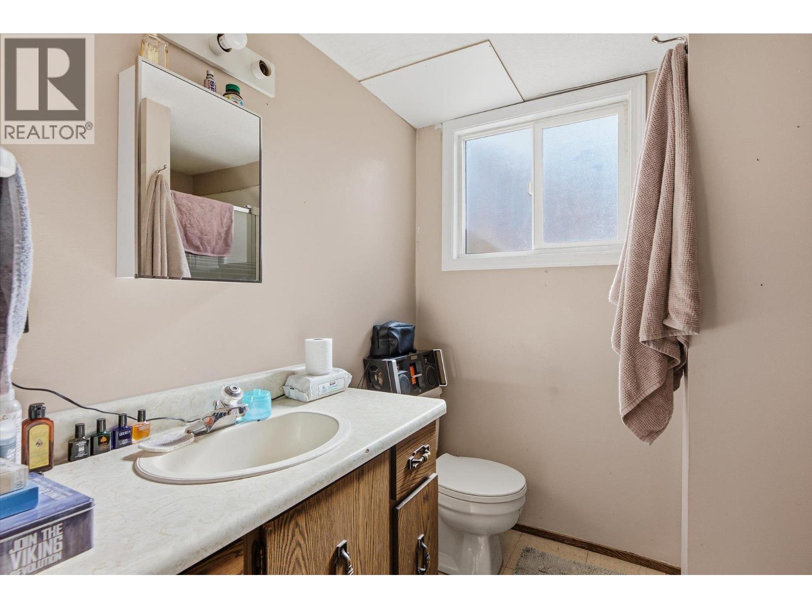 1011-1013 Lawson Avenue, Kelowna, British Columbia  V1Y 6T3 - Photo 42 - 10402492