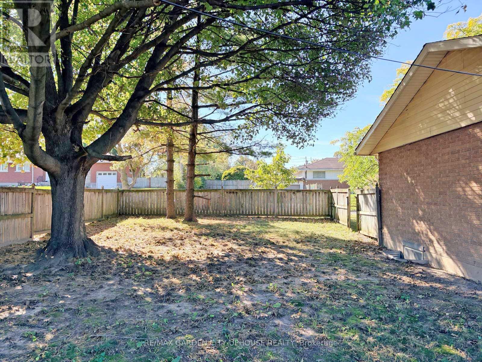 2 Treeview Place, St. Catharines (Burleigh Hill), Ontario L2T 1T6 - Photo 18 - X13882492