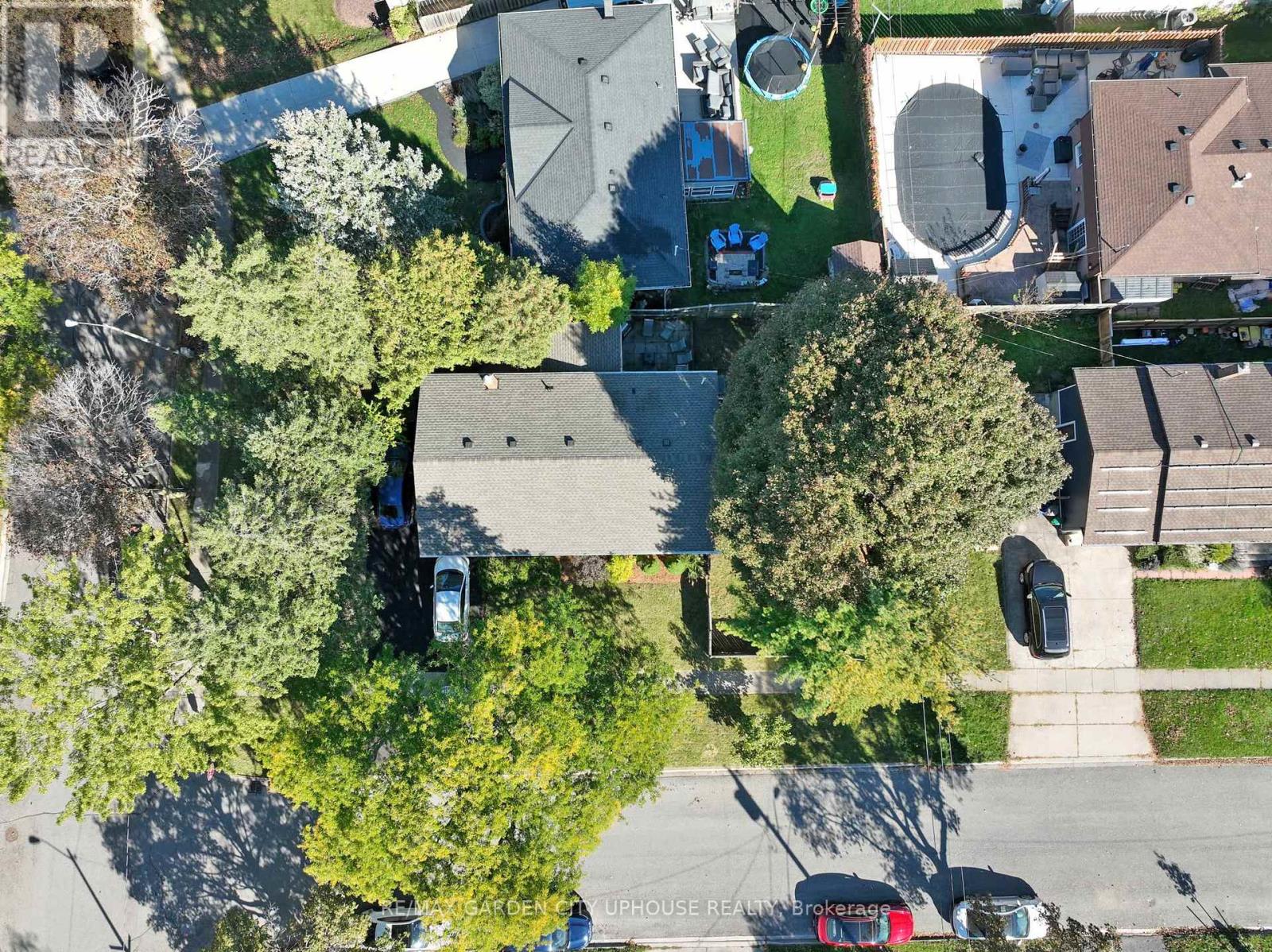 2 Treeview Place, St. Catharines (Burleigh Hill), Ontario L2T 1T6 - Photo 19 - X13882492