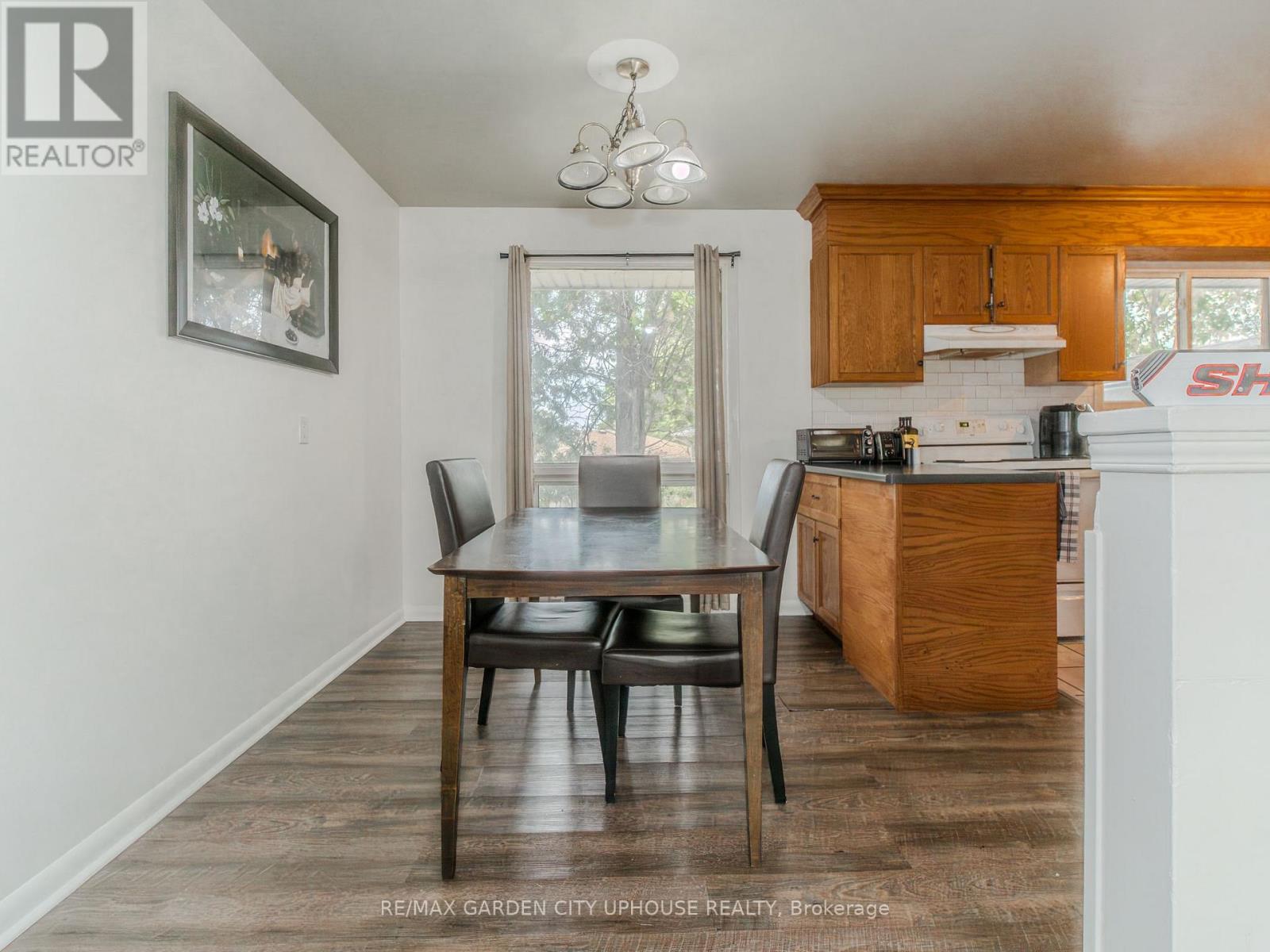 2 Treeview Place, St. Catharines (Burleigh Hill), Ontario L2T 1T6 - Photo 5 - X13882492