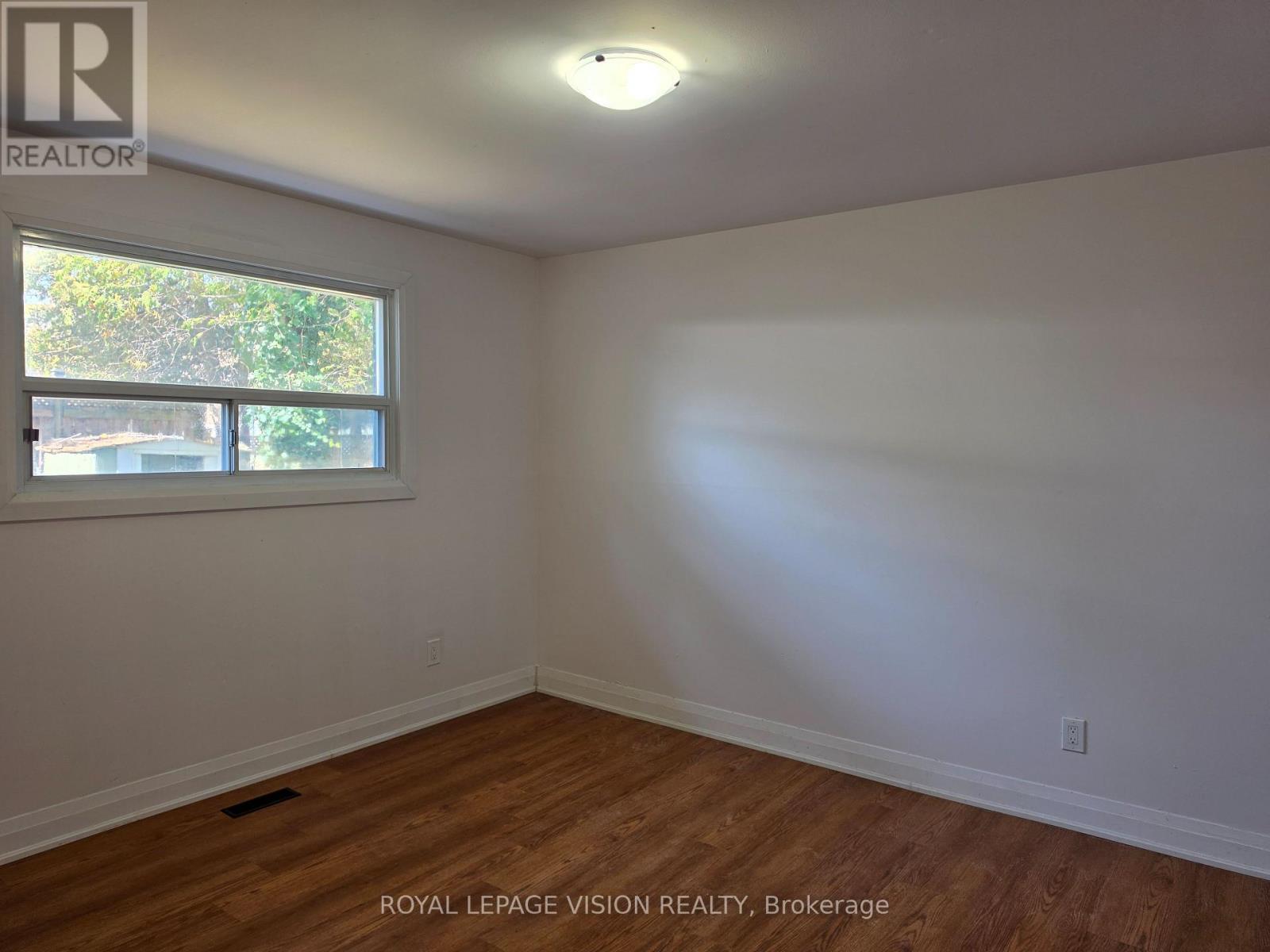 Upper - 706 Leaside Street, Pickering, Ontario  L1W 2X1 - Photo 25 - E13795698