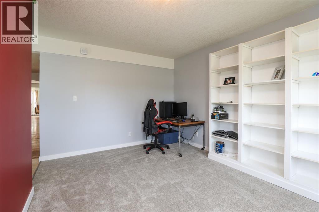 222 S 3 Street W