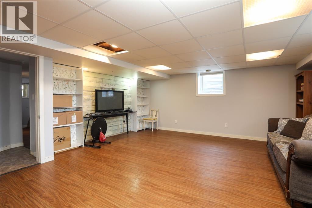 222 S 3 Street W