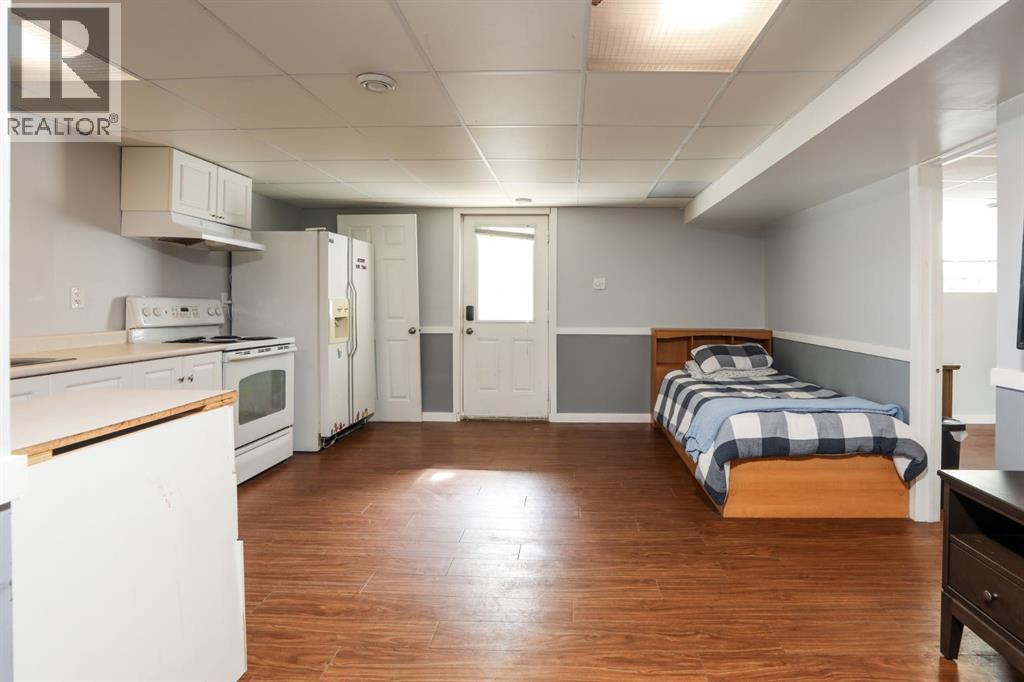 222 S 3 Street W