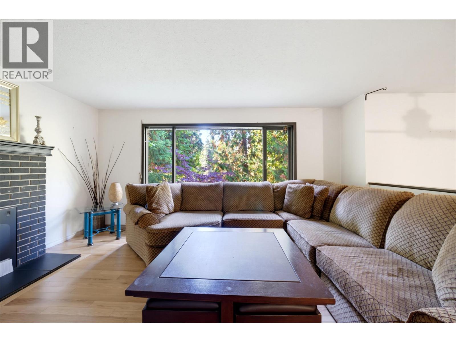 9020 Hummingbird Drive