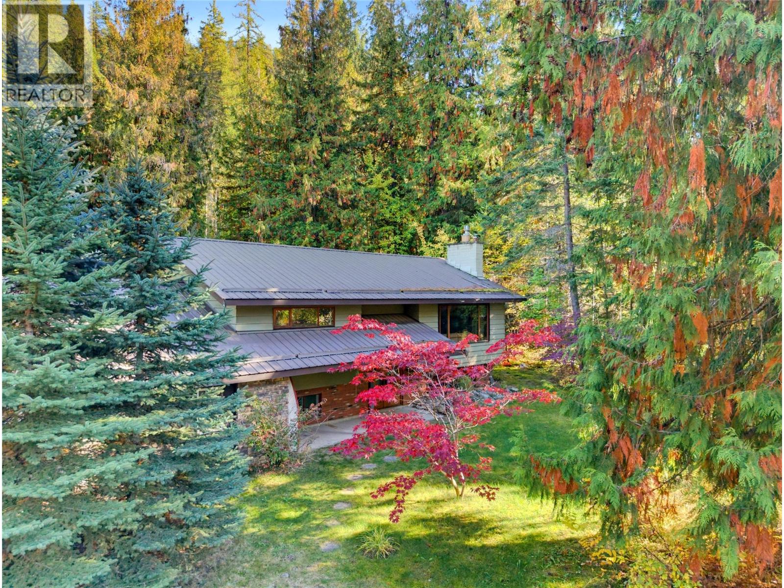 9020 Hummingbird Drive
