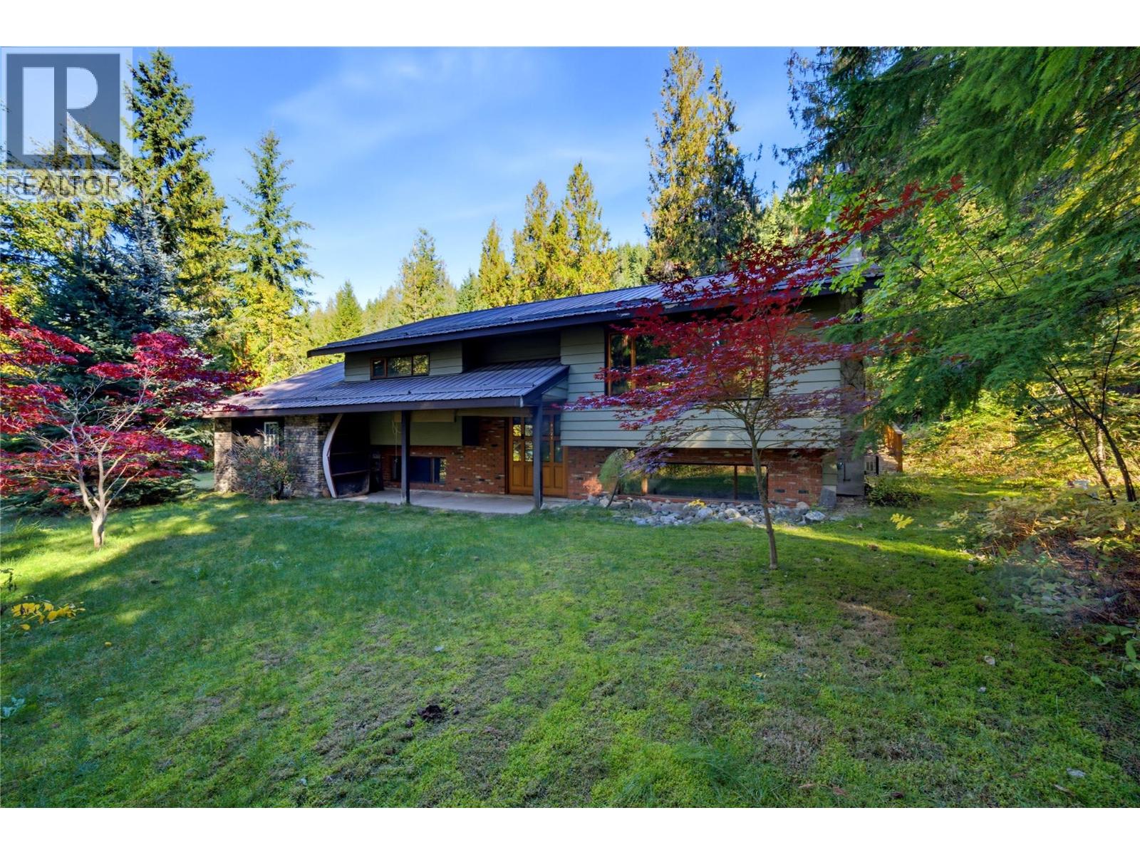 9020 Hummingbird Drive