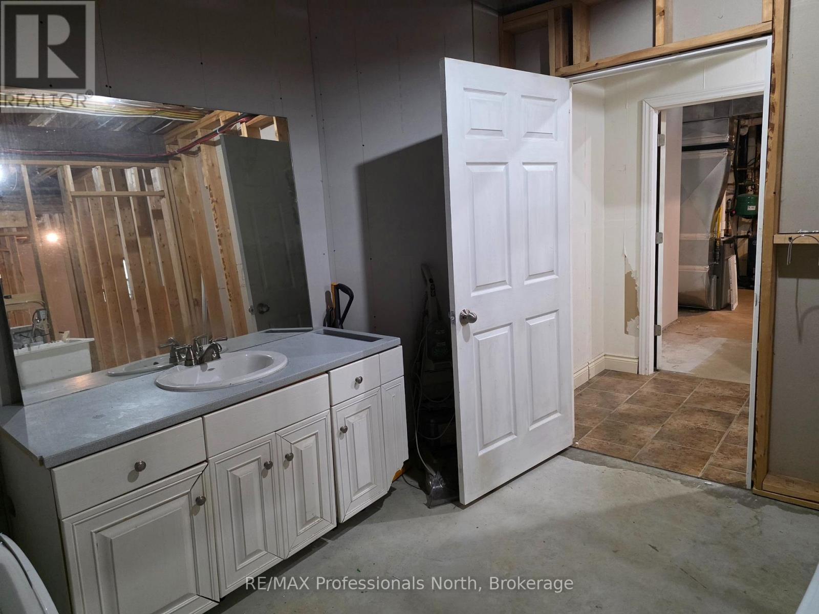 317 Falcon Road, Huntsville, Ontario  P1H 1N3 - Photo 38 - X13882584