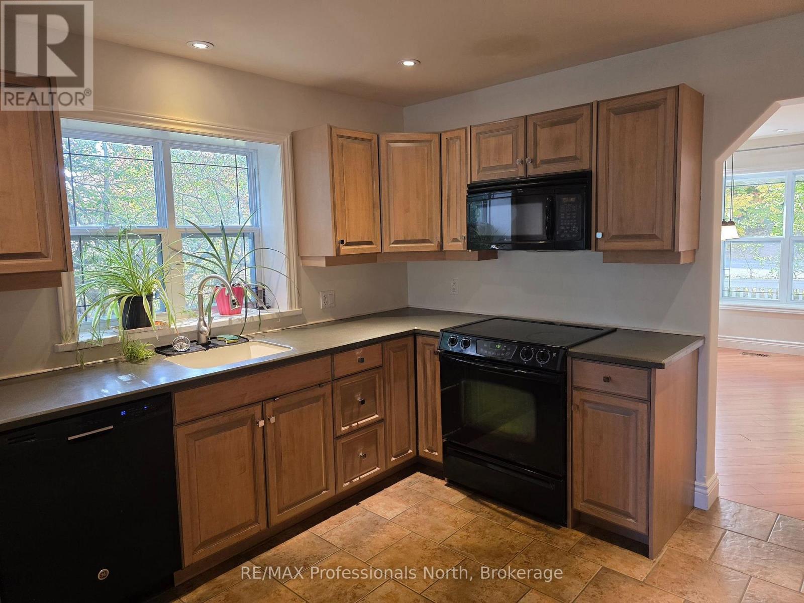 317 Falcon Road, Huntsville, Ontario  P1H 1N3 - Photo 6 - X13882584