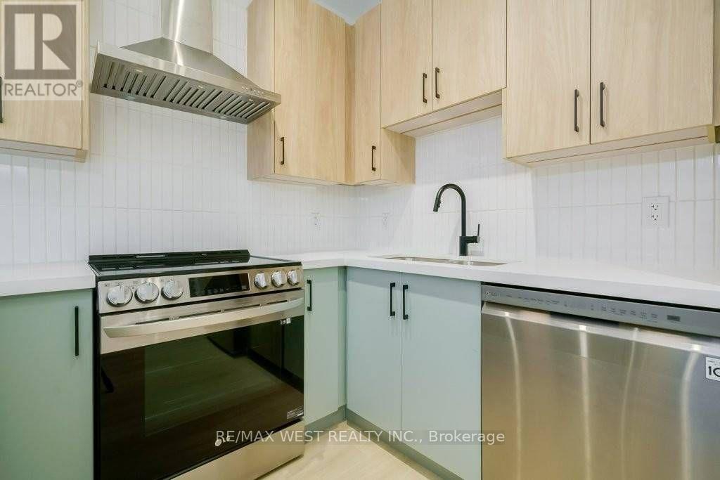 202 - 2083 Danforth Avenue, Toronto, Ontario  M4C 1K1 - Photo 4 - E13882404