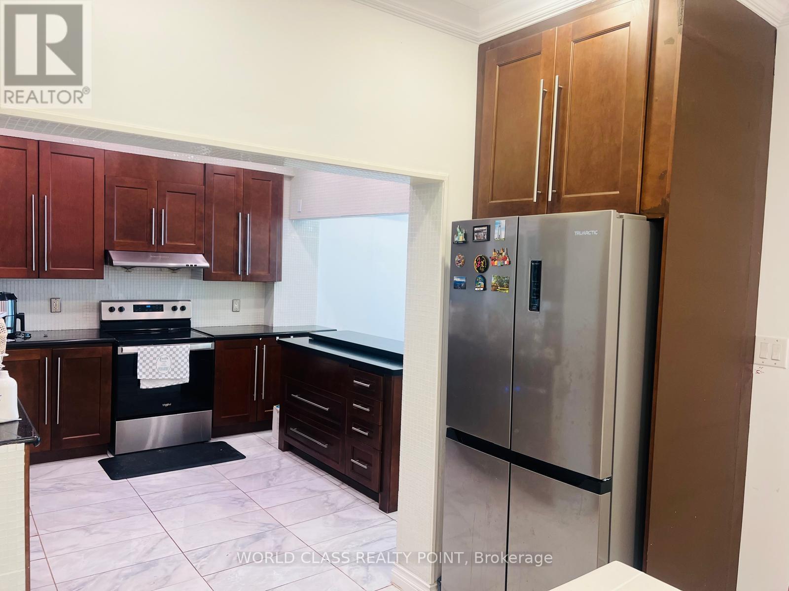 21 South Bonnington Avenue, Toronto, Ontario  M1N 3M2 - Photo 5 - E13882442