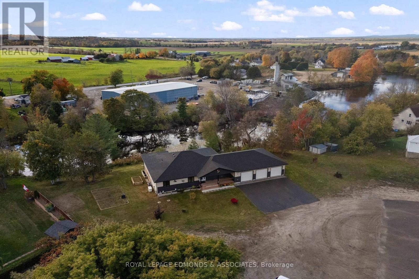 15 Hannah Street, Whitewater Region, Ontario K0J 1C0 - Photo 2 - X13882396