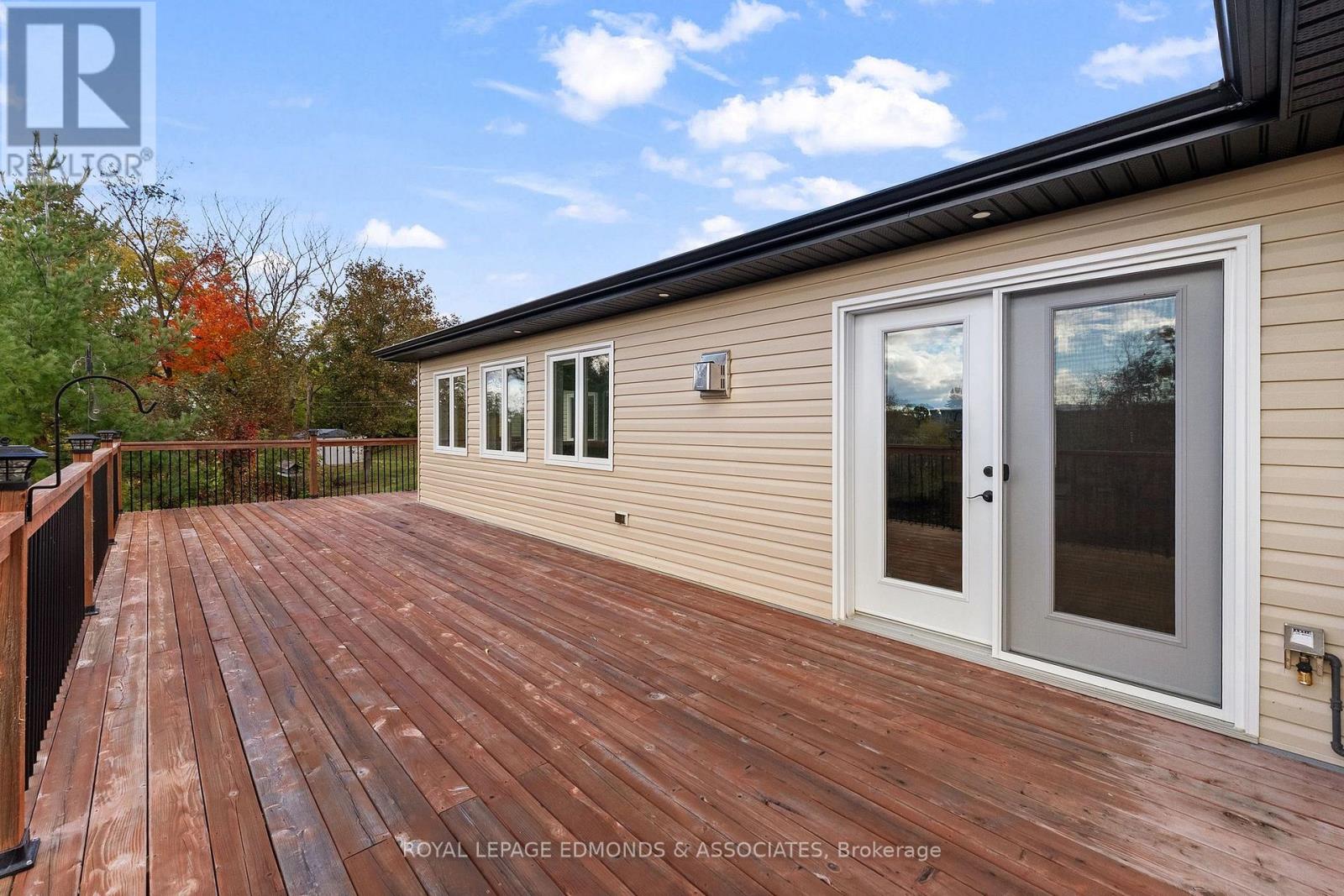 15 Hannah Street, Whitewater Region, Ontario  K0J 1C0 - Photo 35 - X13882396
