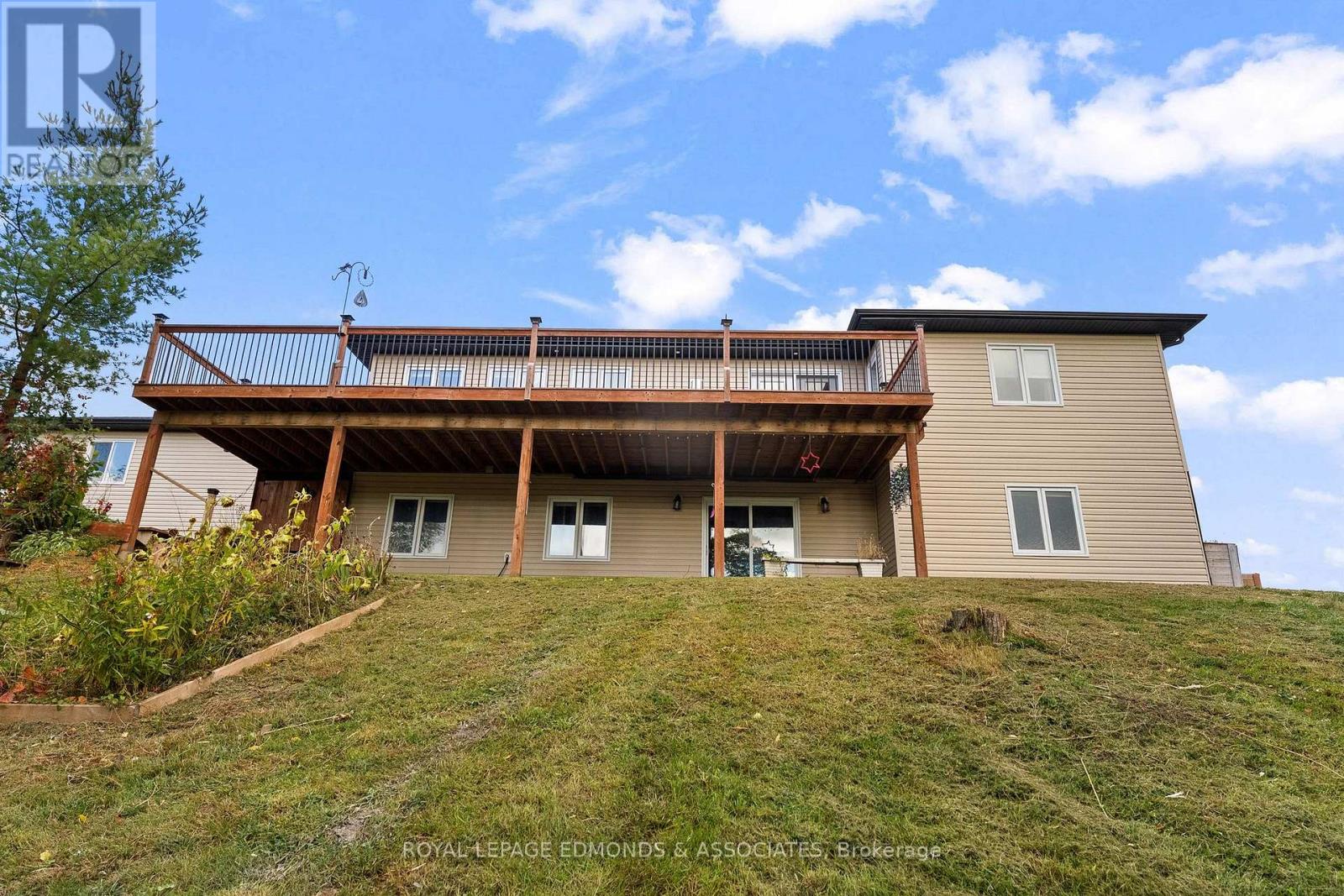 15 Hannah Street, Whitewater Region, Ontario  K0J 1C0 - Photo 39 - X13882396