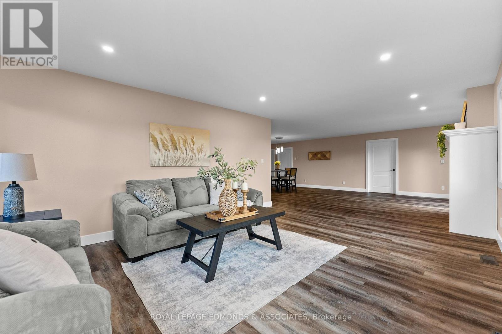 15 Hannah Street, Whitewater Region, Ontario  K0J 1C0 - Photo 8 - X13882396
