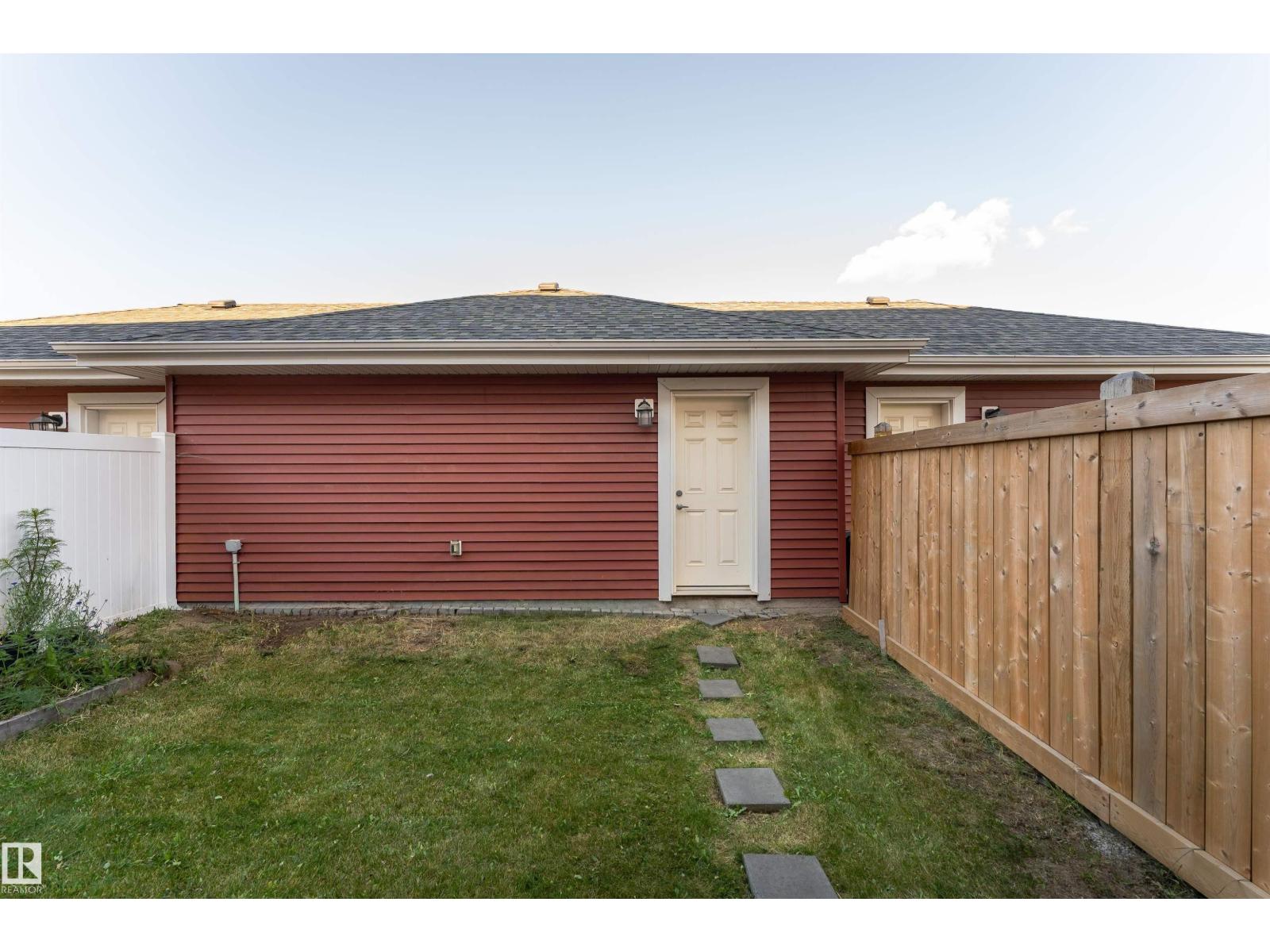 577 EBBERS WY NW