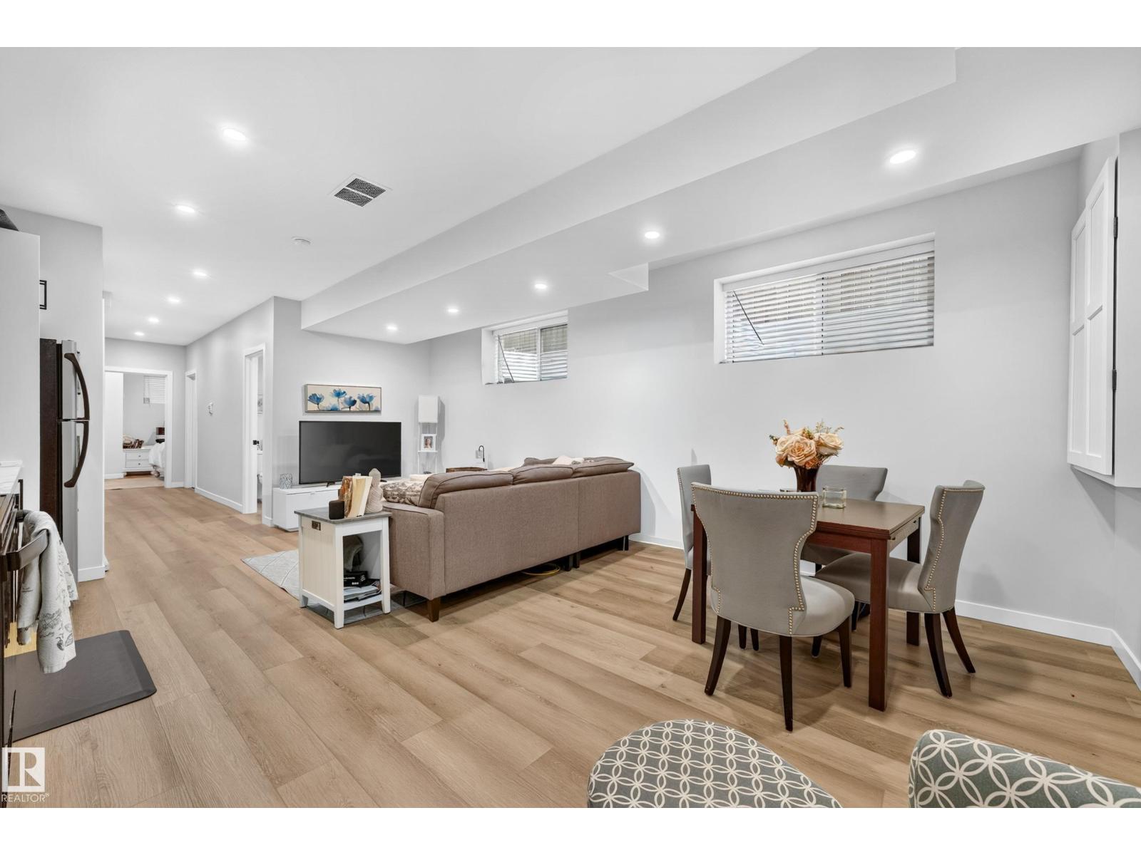 9320 71 AV NW NW