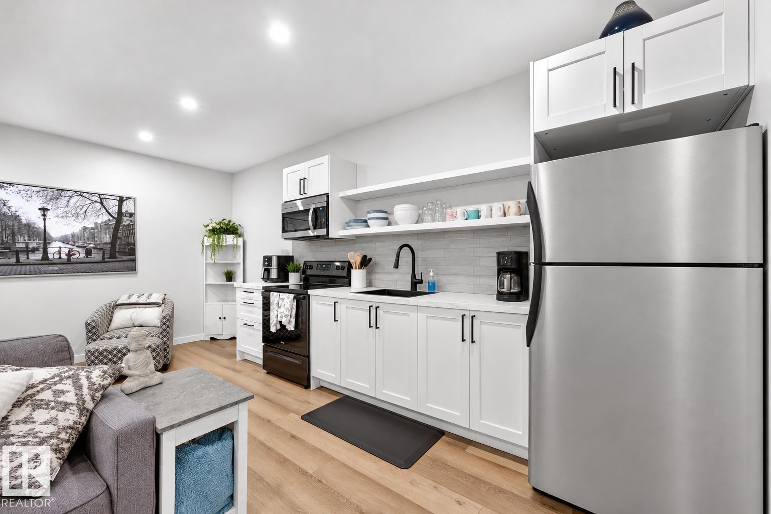 9320 71 AV NW NW