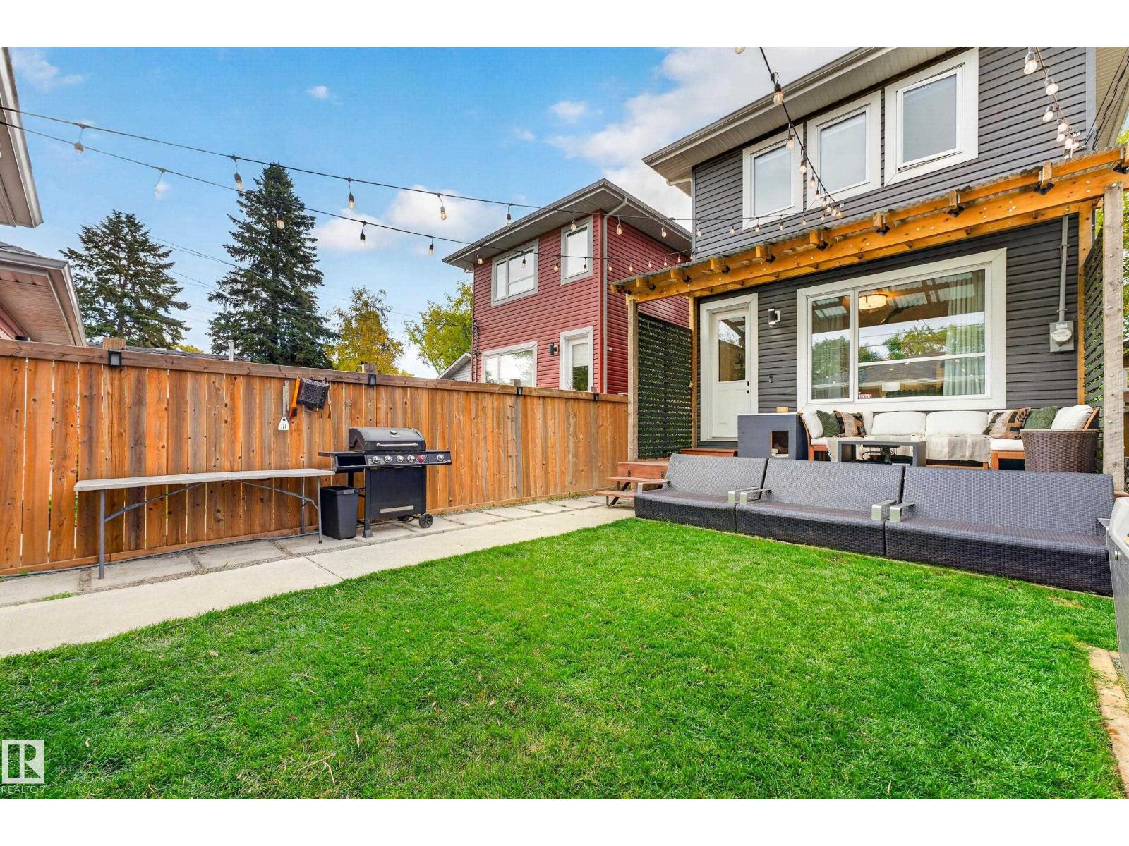 9320 71 AV NW NW