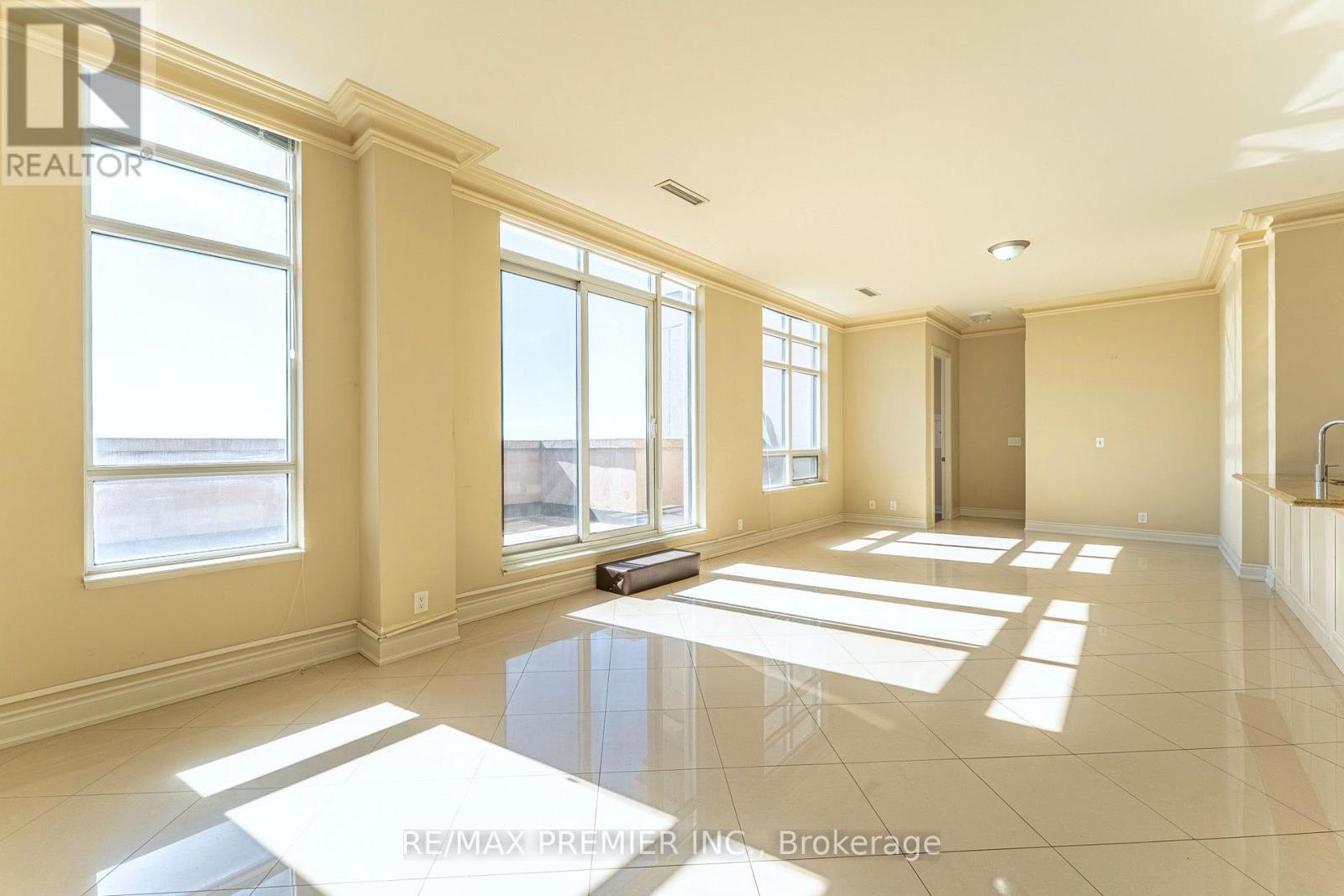Ph04 - 9235 Jane Street, Vaughan, Ontario  L6A 0J8 - Photo 3 - N13882486