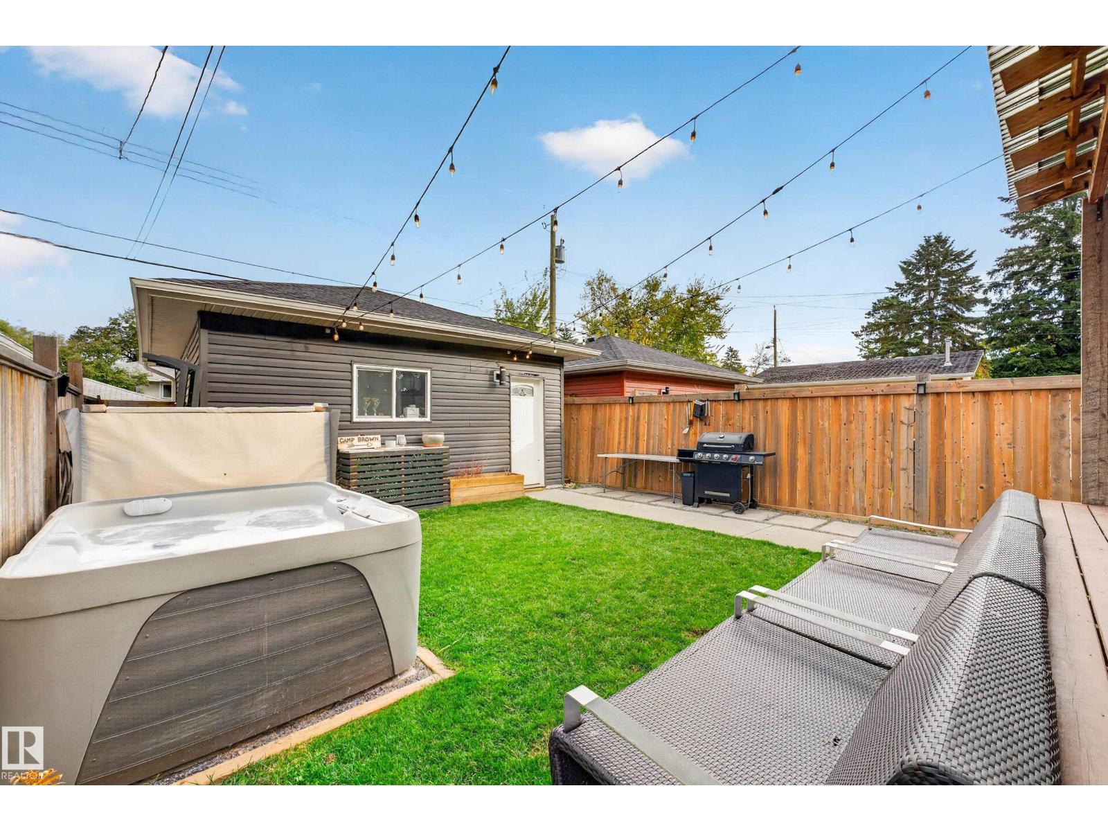 9320 71 AV NW NW