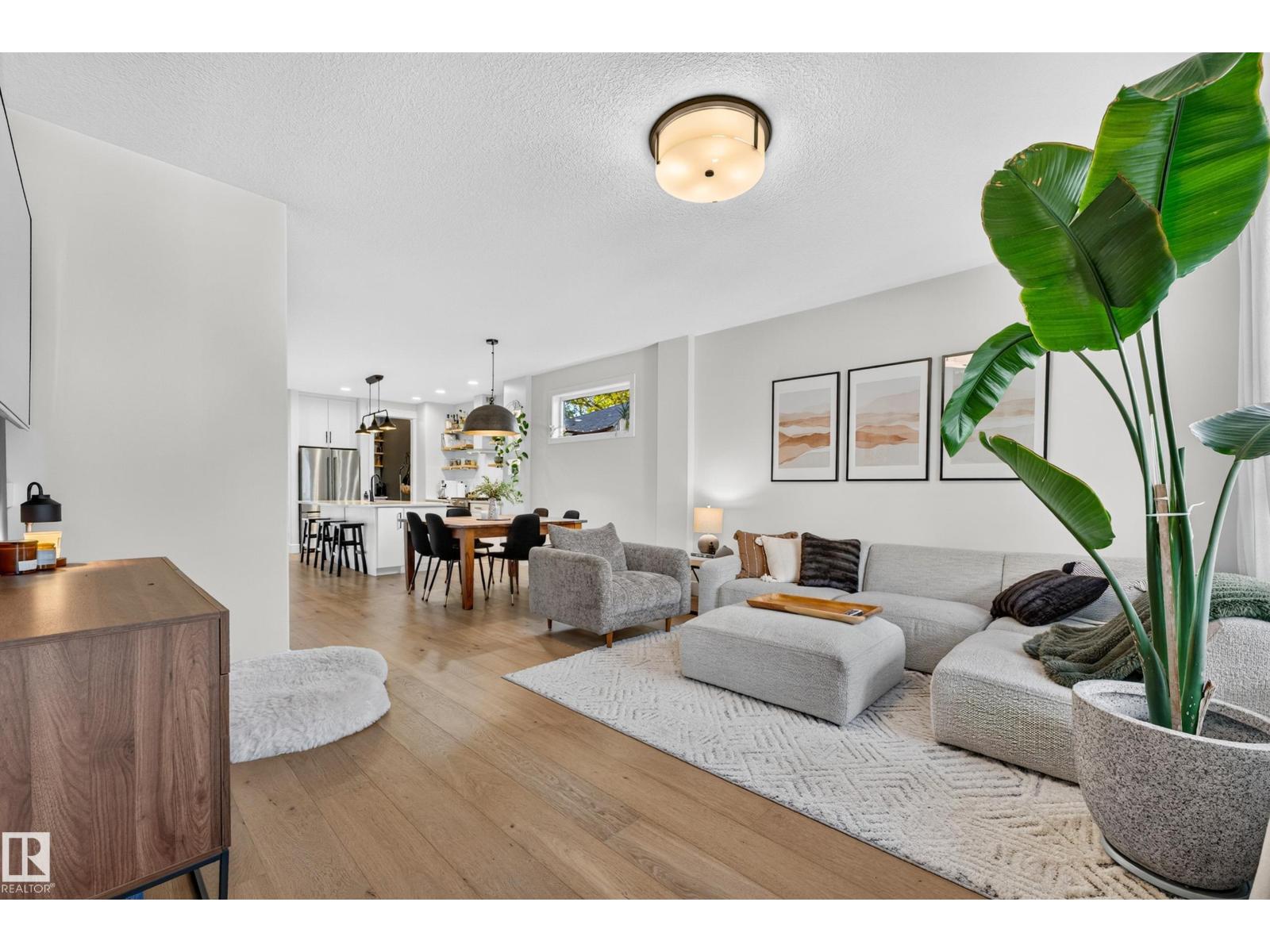 9320 71 AV NW NW
