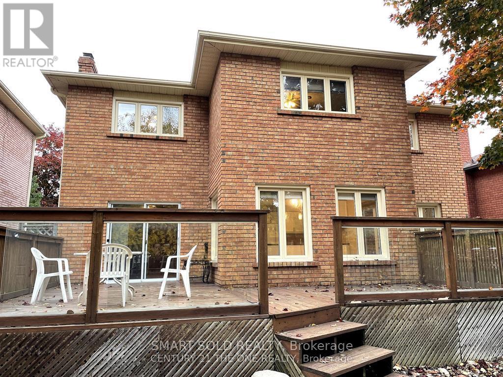 Upper - 330 Leacock Drive, Barrie, Ontario L4N 6J8 - Photo 10 - S13882498