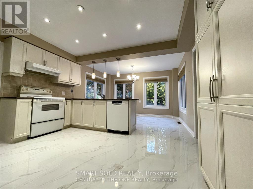 Upper - 330 Leacock Drive, Barrie, Ontario L4N 6J8 - Photo 16 - S13882498