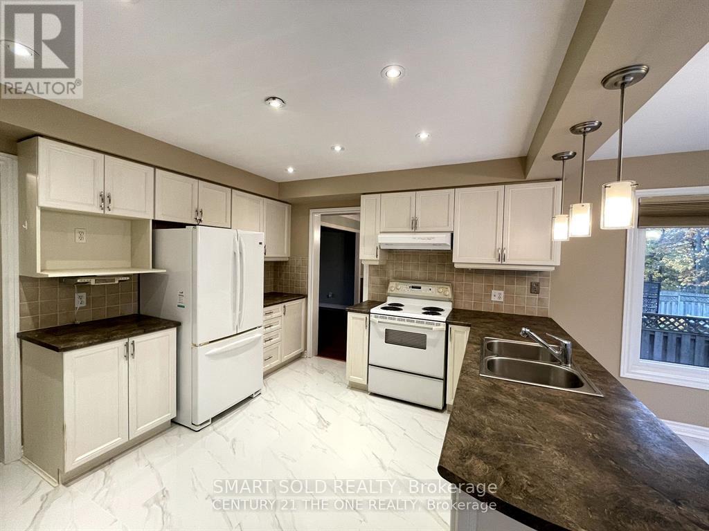 Upper - 330 Leacock Drive, Barrie, Ontario L4N 6J8 - Photo 19 - S13882498