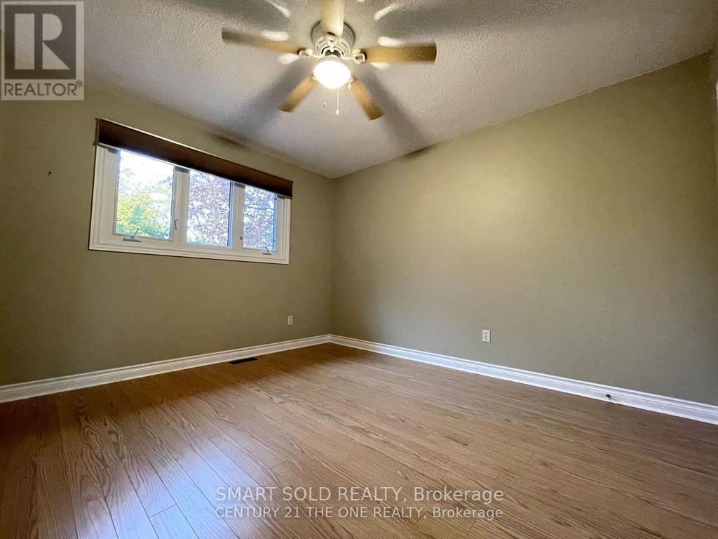 Upper - 330 Leacock Drive, Barrie, Ontario L4N 6J8 - Photo 24 - S13882498