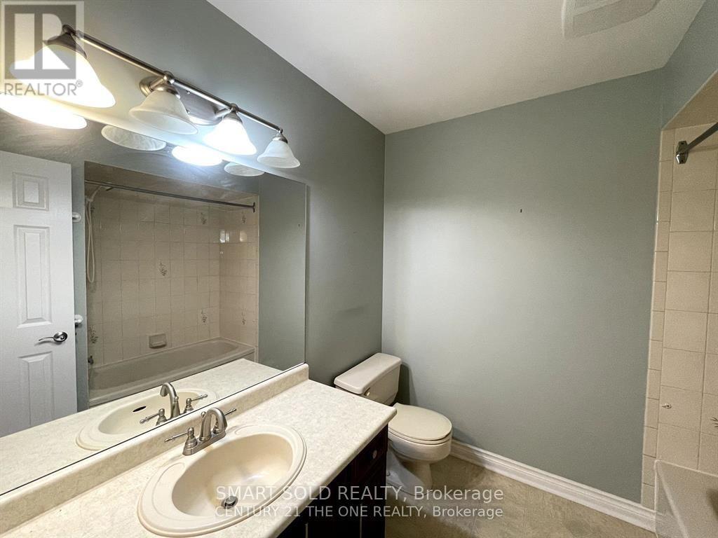 Upper - 330 Leacock Drive, Barrie, Ontario L4N 6J8 - Photo 4 - S13882498