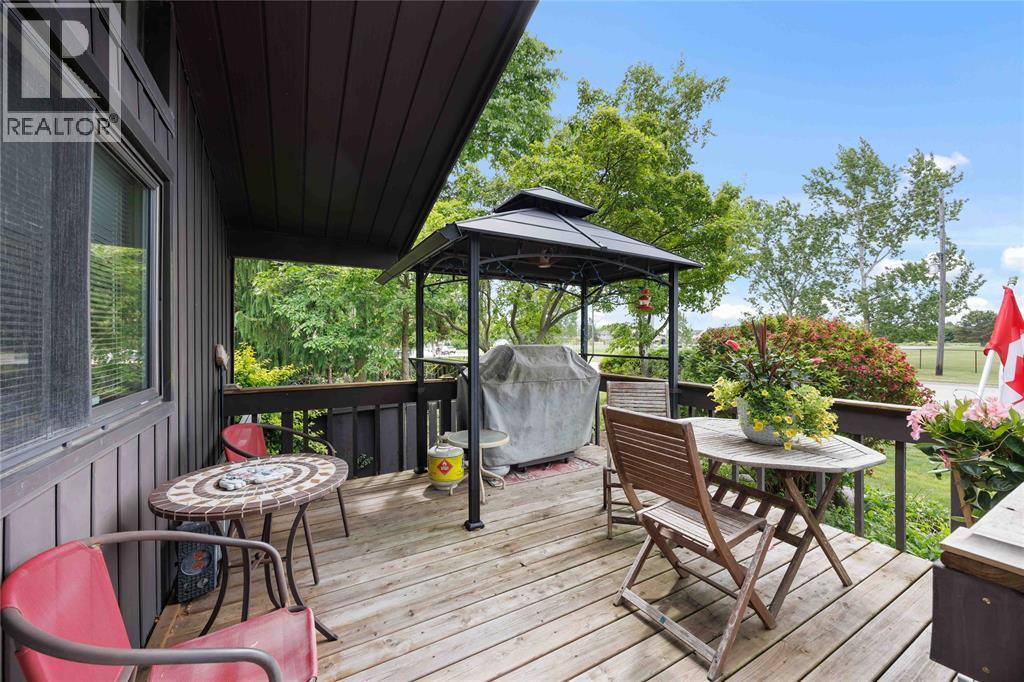 358 HILL STREET St Clair Ontario Canada N0N1G0 4
