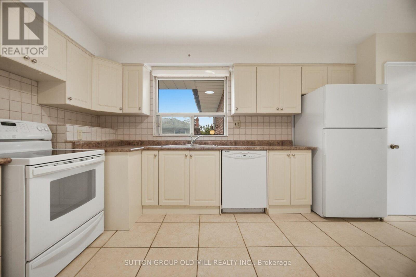 55 Sun Row Drive, Toronto, Ontario  M9P 3H5 - Photo 12 - W13882392