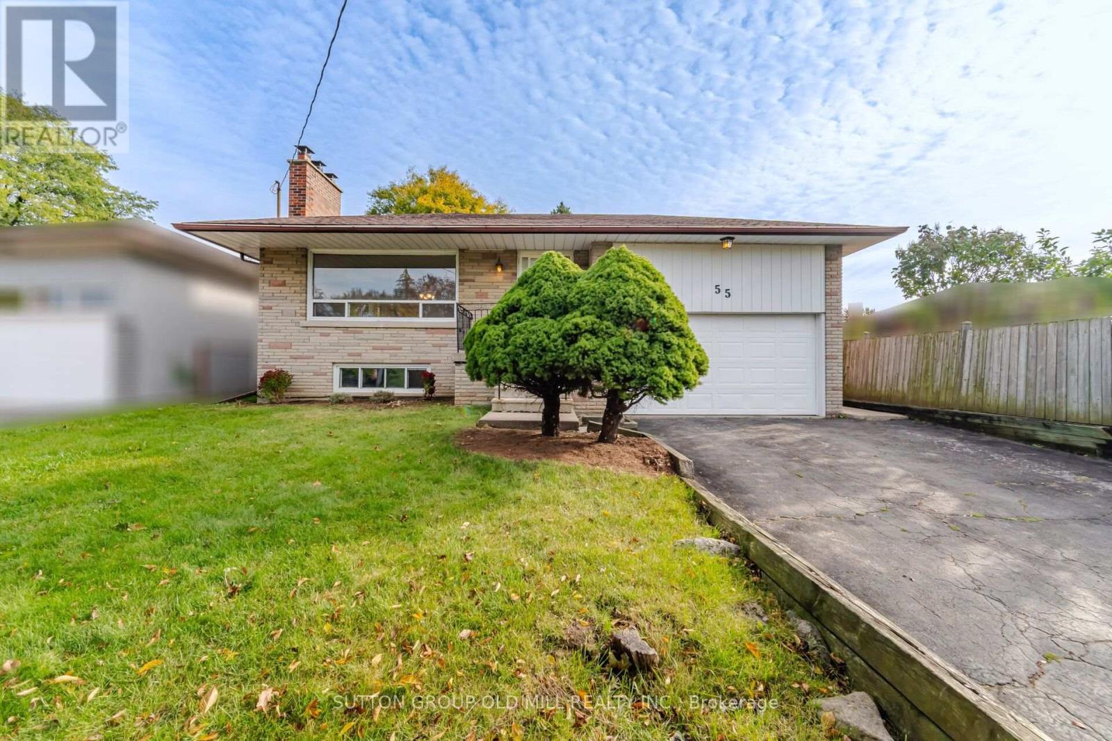 55 Sun Row Drive, Toronto, Ontario  M9P 3H5 - Photo 2 - W13882392