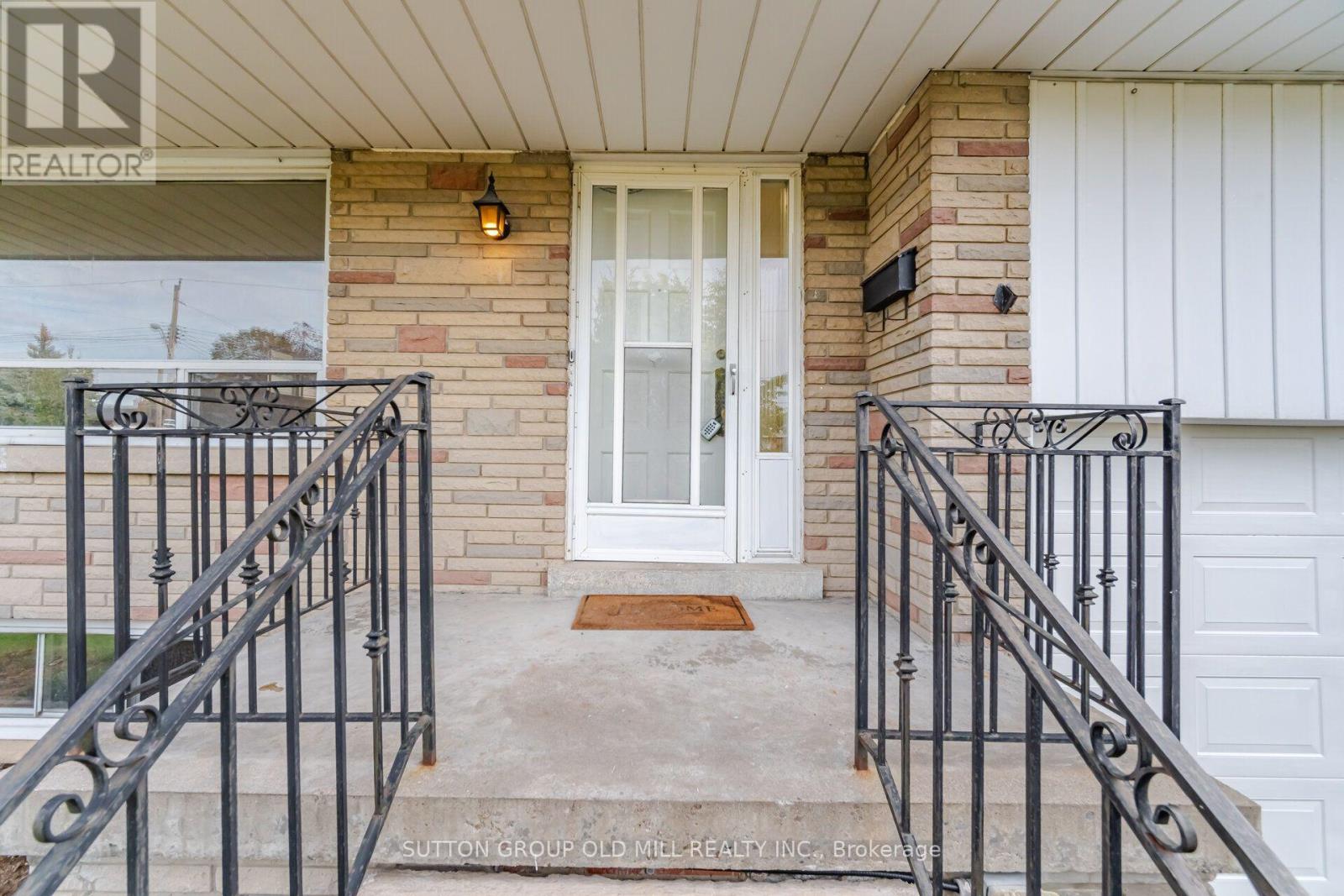 55 Sun Row Drive, Toronto, Ontario  M9P 3H5 - Photo 5 - W13882392
