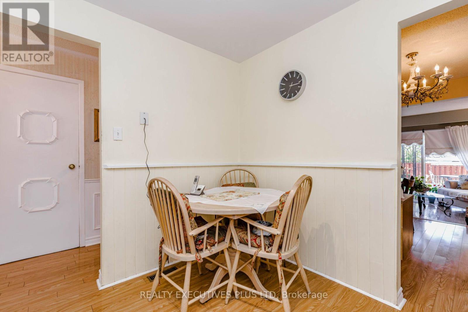 15 Mangrove Road, Brampton, Ontario  L6S 3X9 - Photo 11 - W13882416
