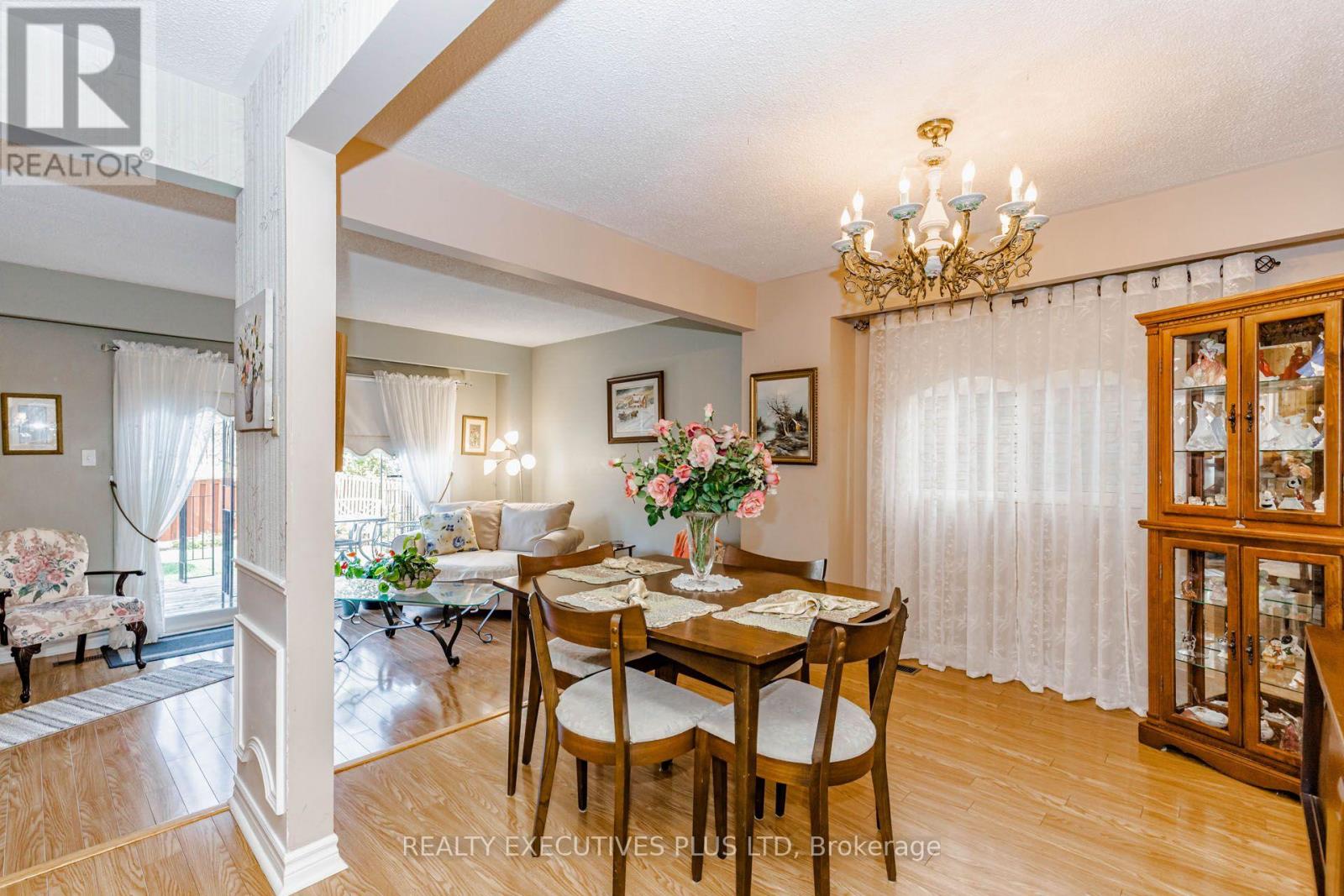 15 Mangrove Road, Brampton, Ontario  L6S 3X9 - Photo 12 - W13882416