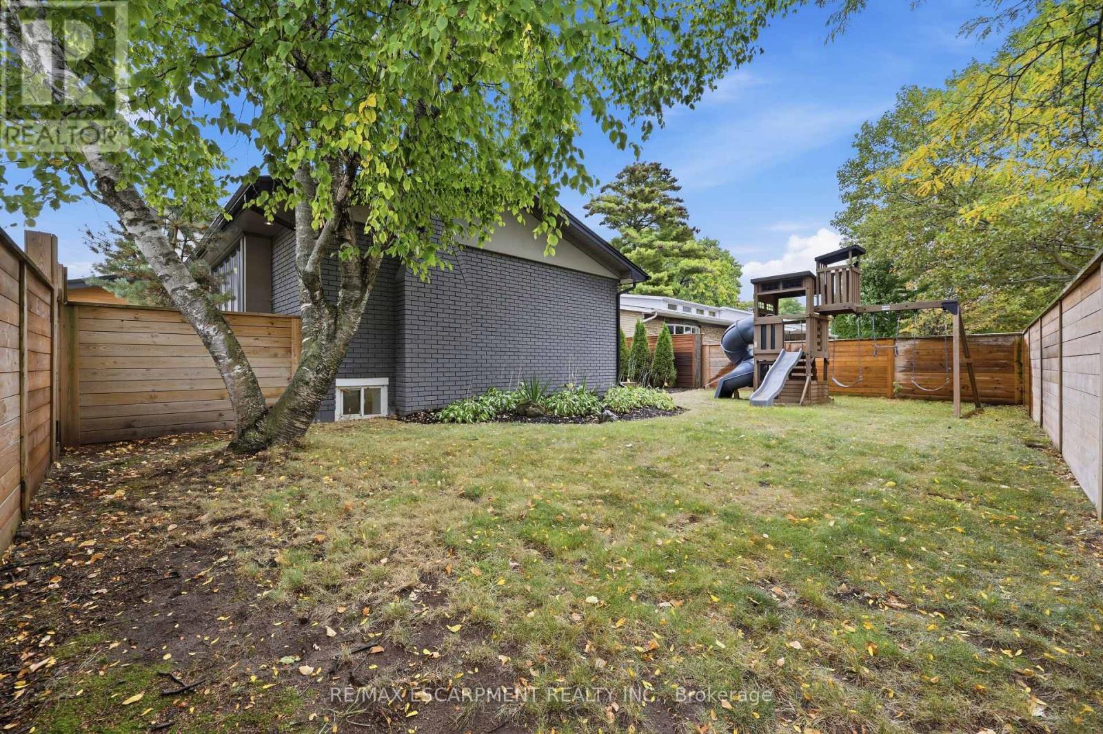134 Fairwood Place W, Burlington, Ontario  L7T 4B6 - Photo 46 - W13882478