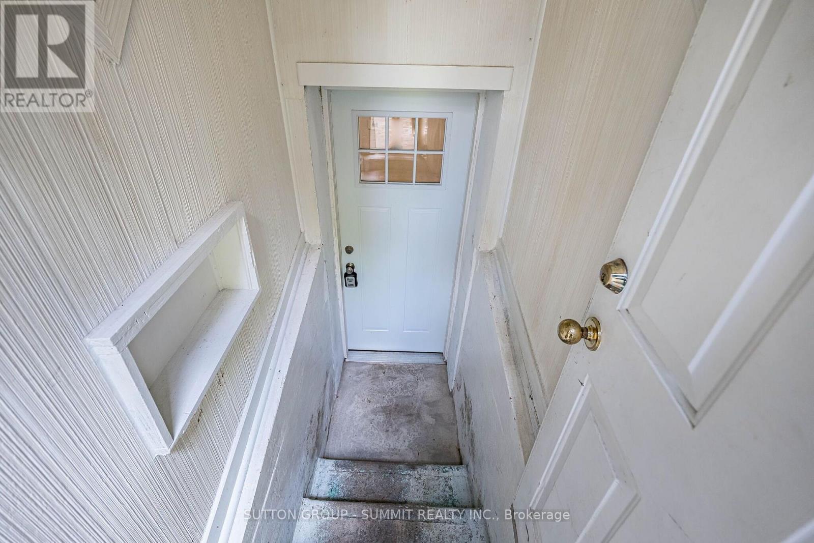 32 Ellis Avenue, Toronto, Ontario  M6S 2X1 - Photo 6 - W13882530