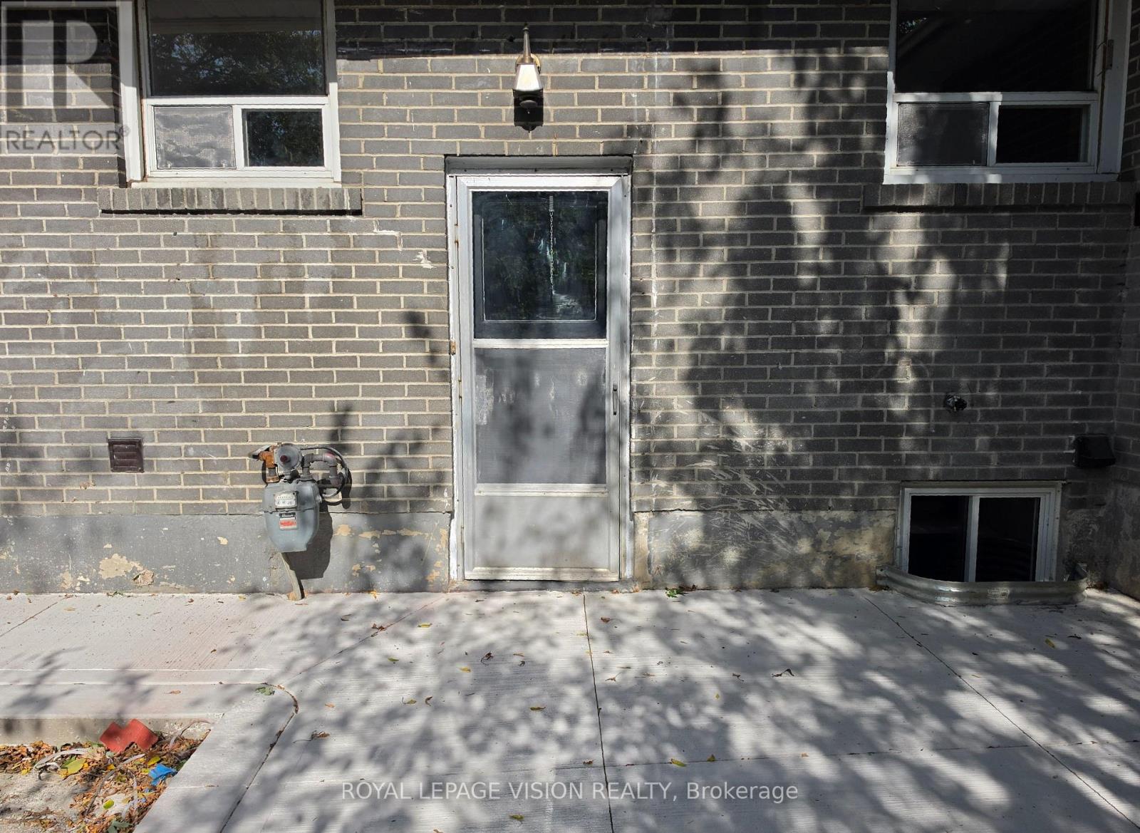 Bsmt 2 - 706 Leaside Street, Pickering, Ontario  L1W 2X1 - Photo 4 - E13795672