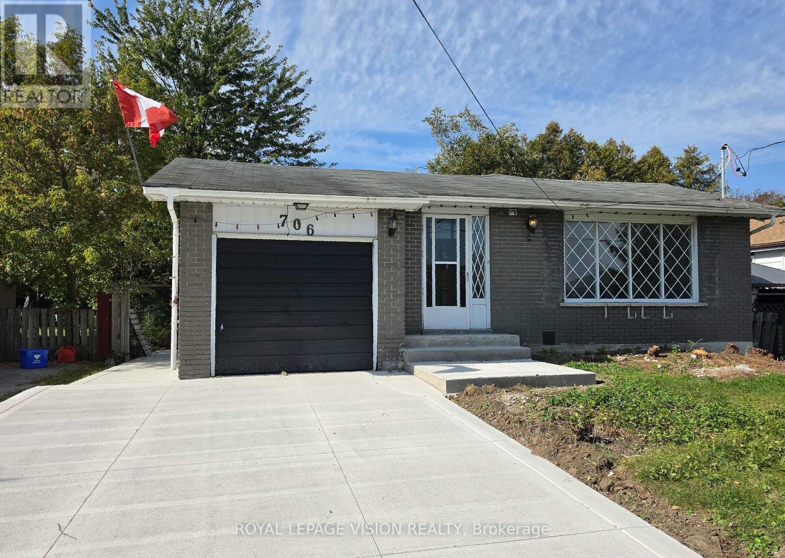 Bsmt 2 - 706 Leaside Street, Pickering, Ontario  L1W 2X1 - Photo 3 - E13795672