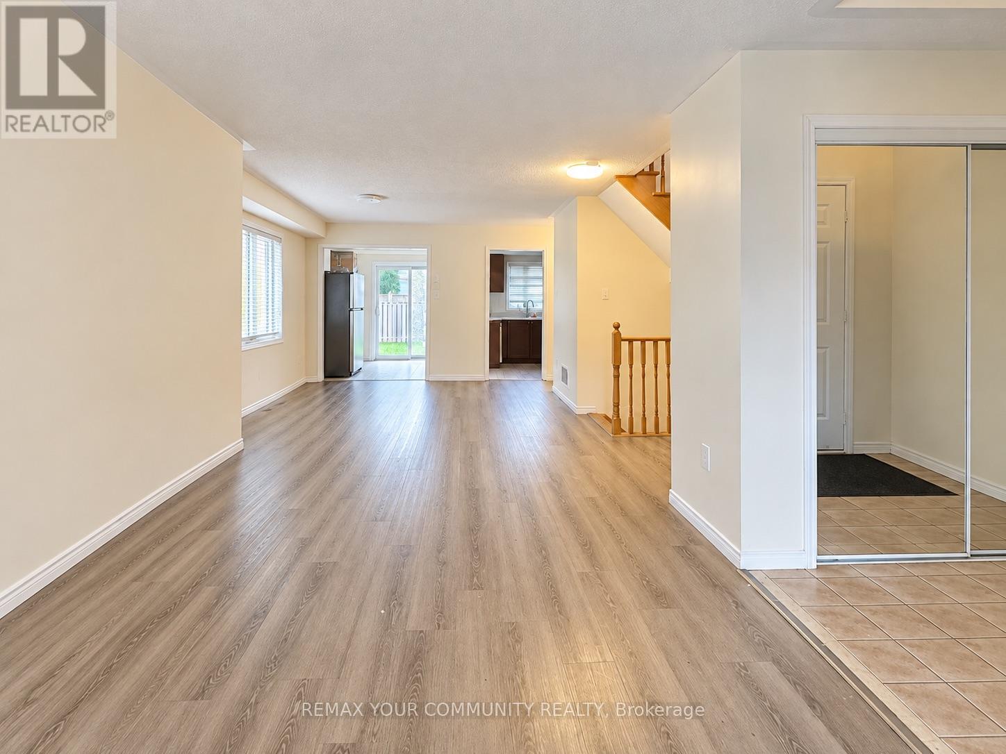 163 Flagstone Way, Newmarket, Ontario  L3X 2Z7 - Photo 4 - N13882500